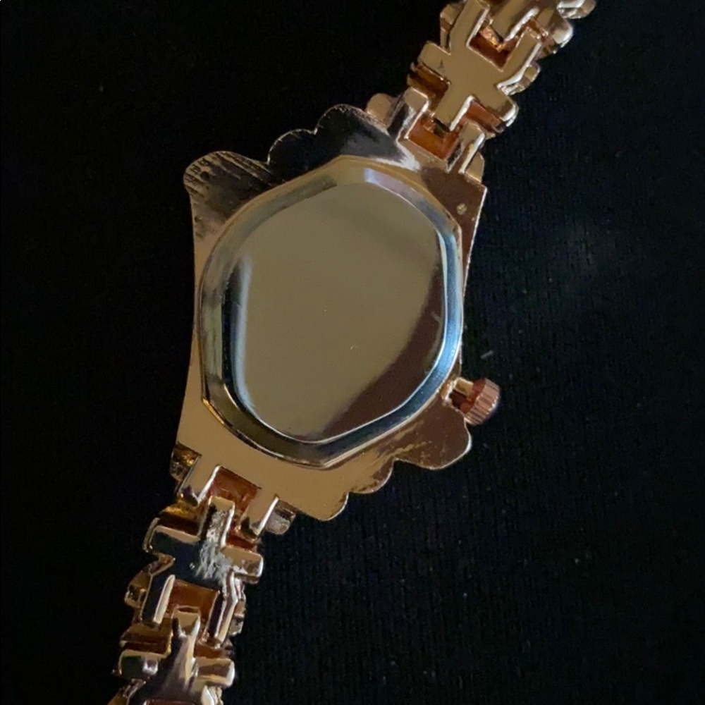 Brand New Women's Alloy  Quartz Watch Read details - Picture 3 of 3